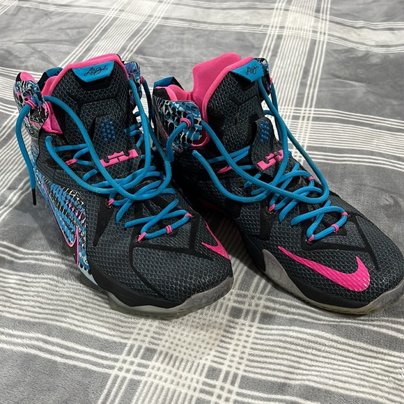 Nike Lebron 12 Chromosomes Basketball Shoes - Picture 3 of 5